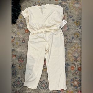 Lululemon ladies softstreme set. Sz 12. NWT